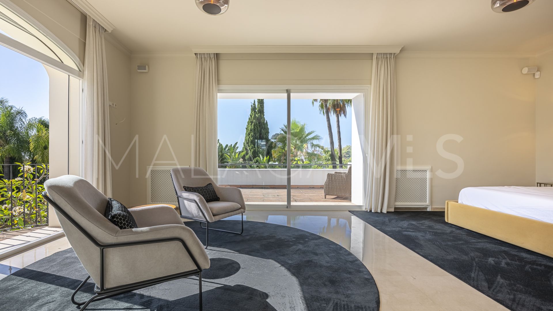 Buy villa in La Reserva de la Quinta