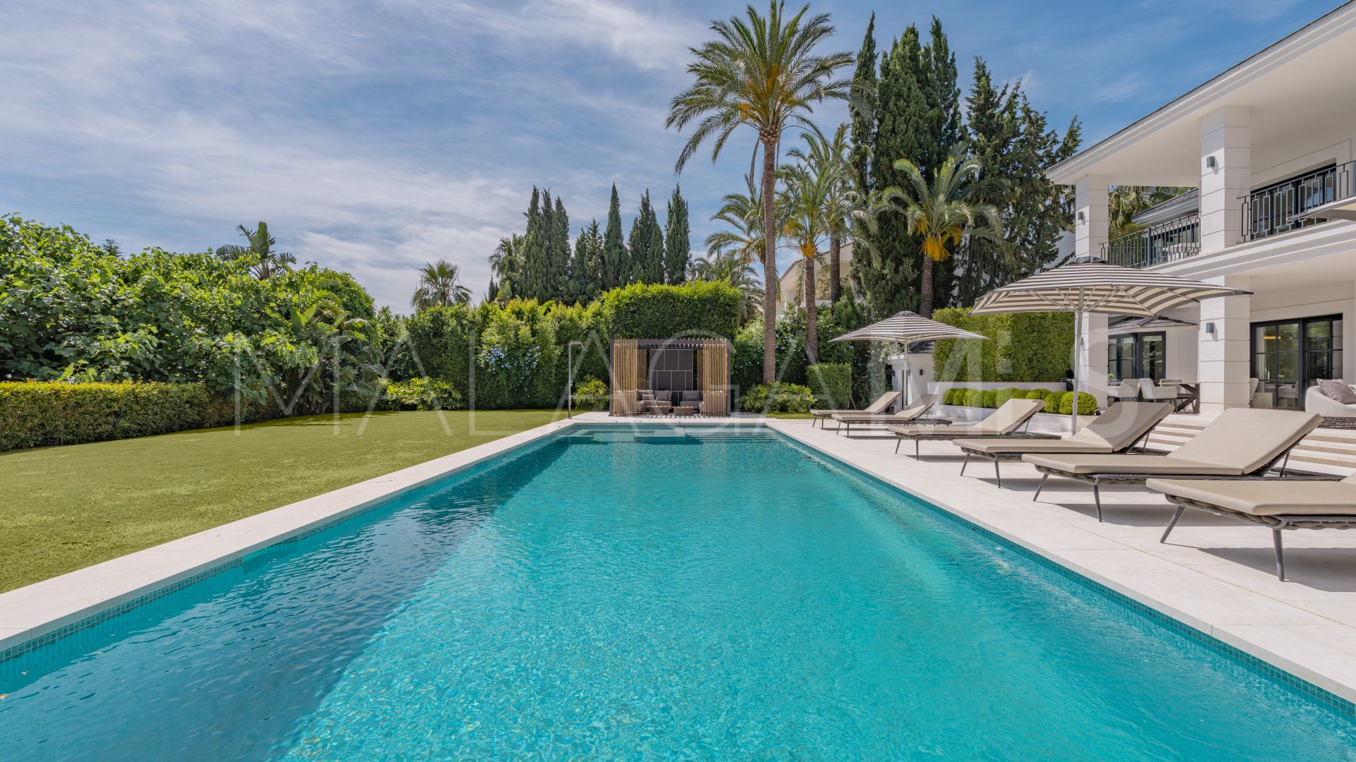 Villa for sale in Sierra Blanca de 6 bedrooms