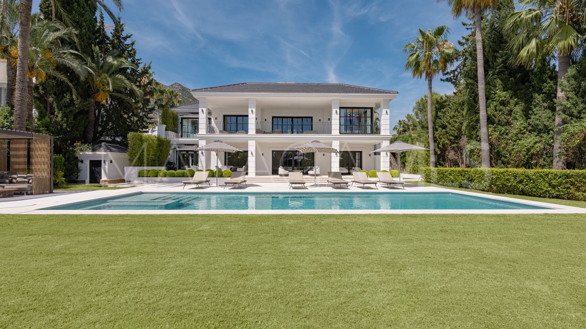 Villa for sale in Sierra Blanca de 6 bedrooms