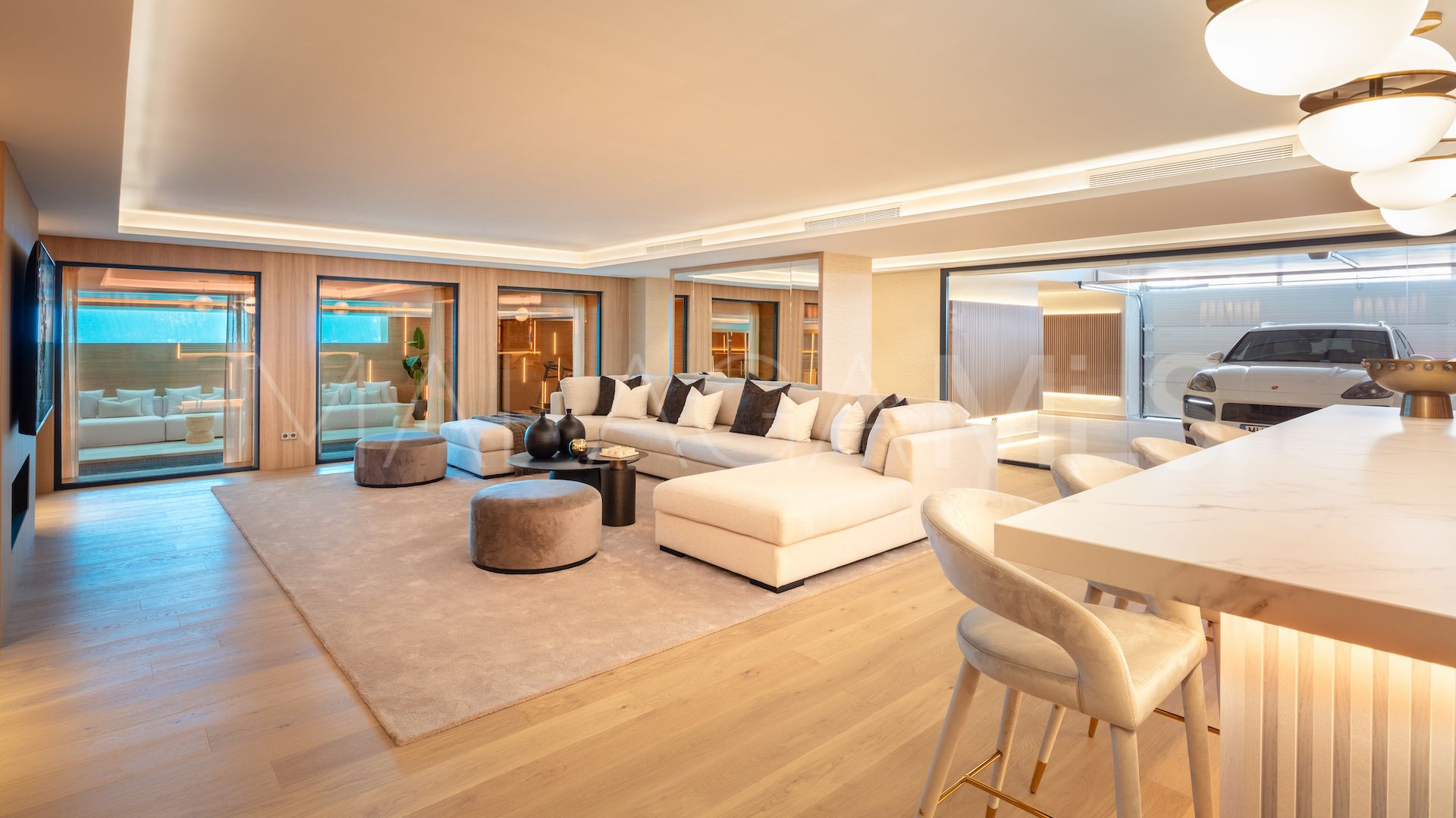 Villa for sale in Sierra Blanca de 6 bedrooms