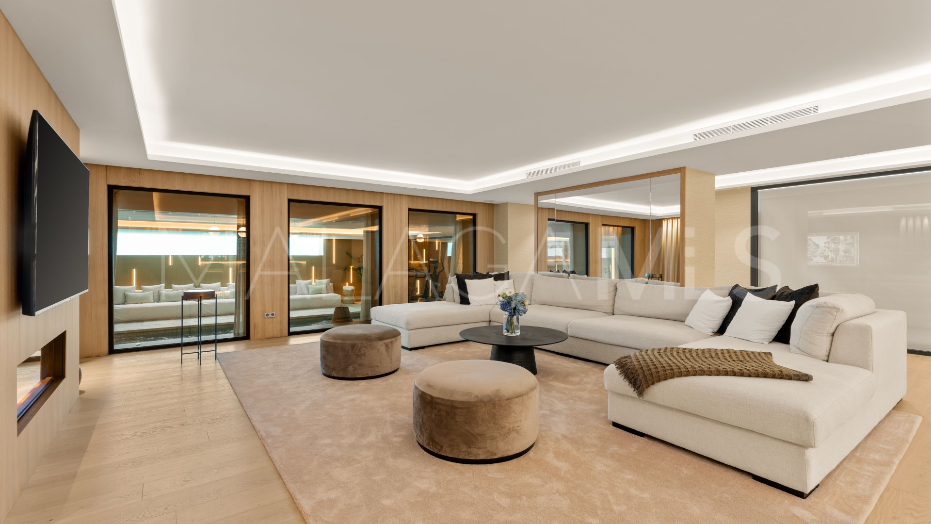Villa for sale in Sierra Blanca de 6 bedrooms