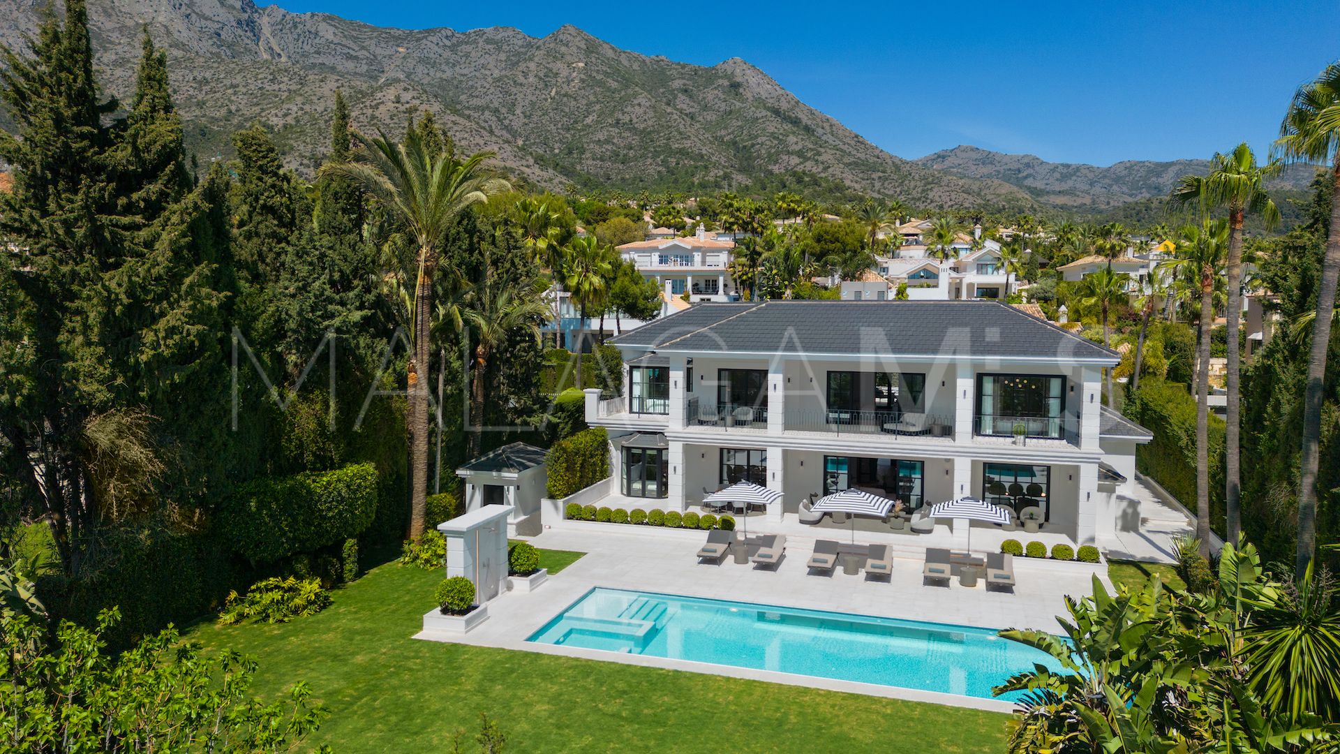 Villa for sale in Sierra Blanca de 6 bedrooms