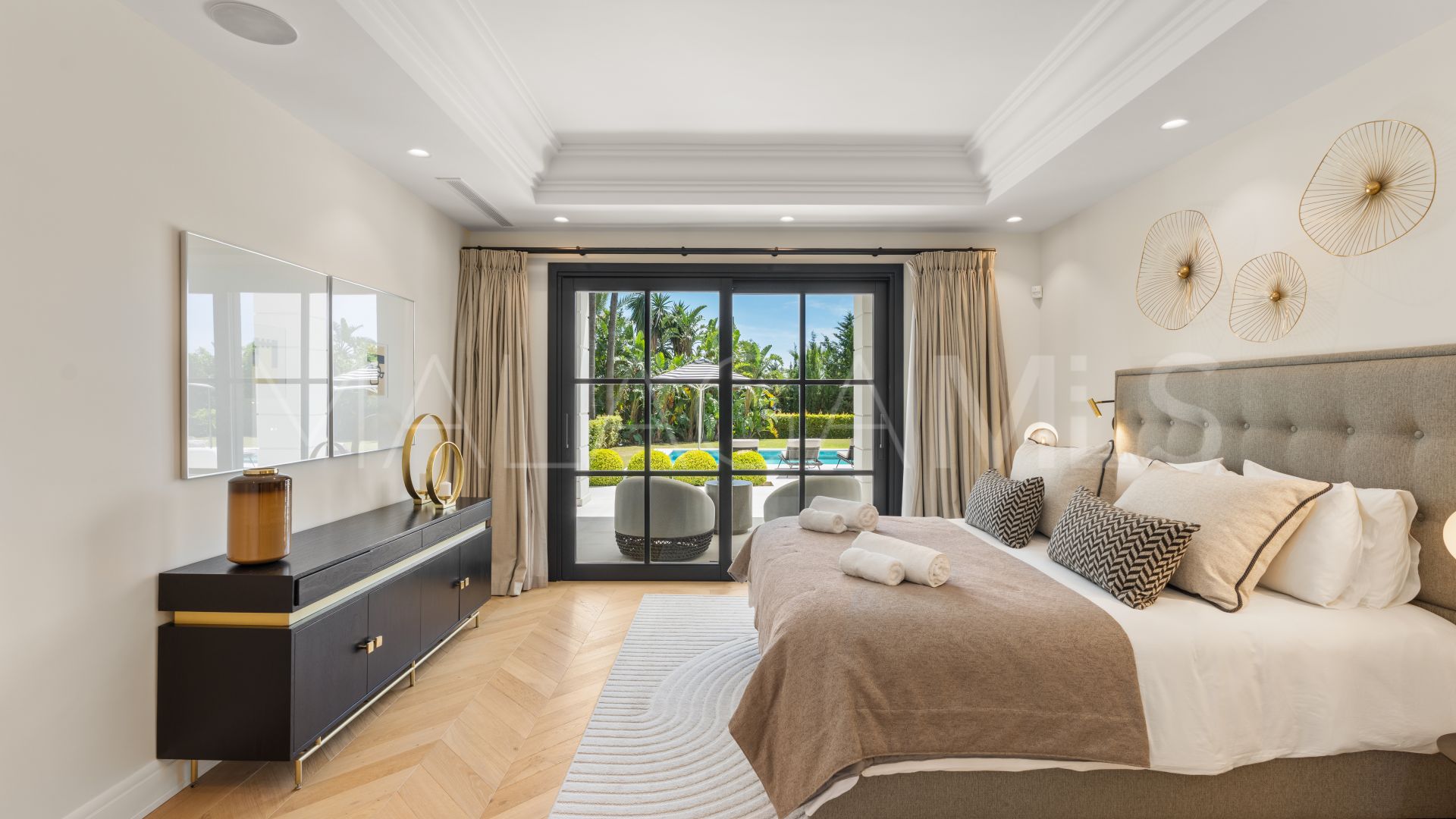 Villa for sale in Sierra Blanca de 6 bedrooms