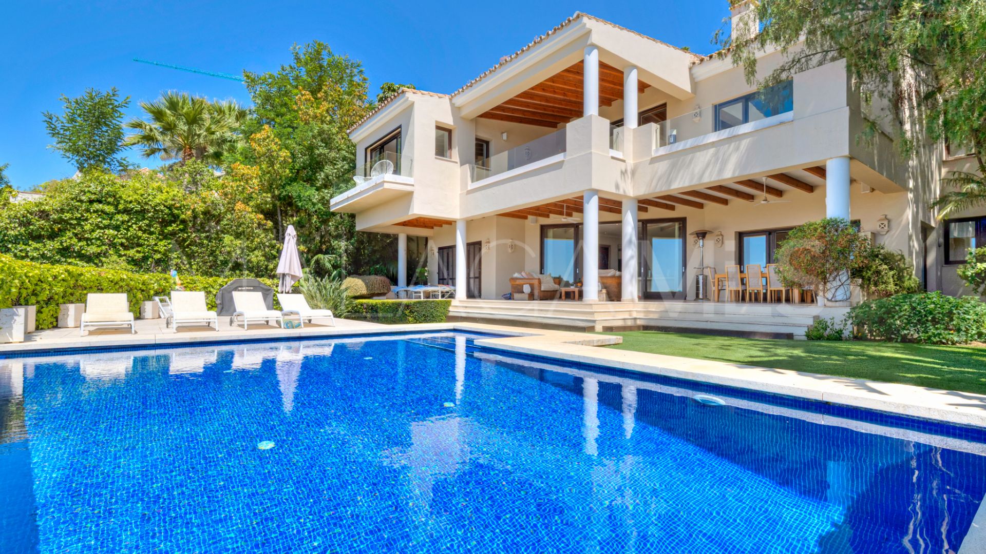 Villa for sale in El Herrojo