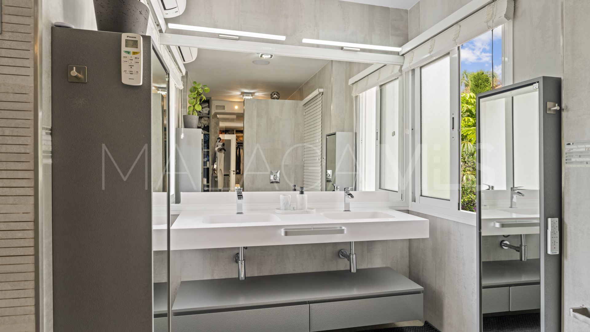 Villa for sale with 5 bedrooms in La Alqueria