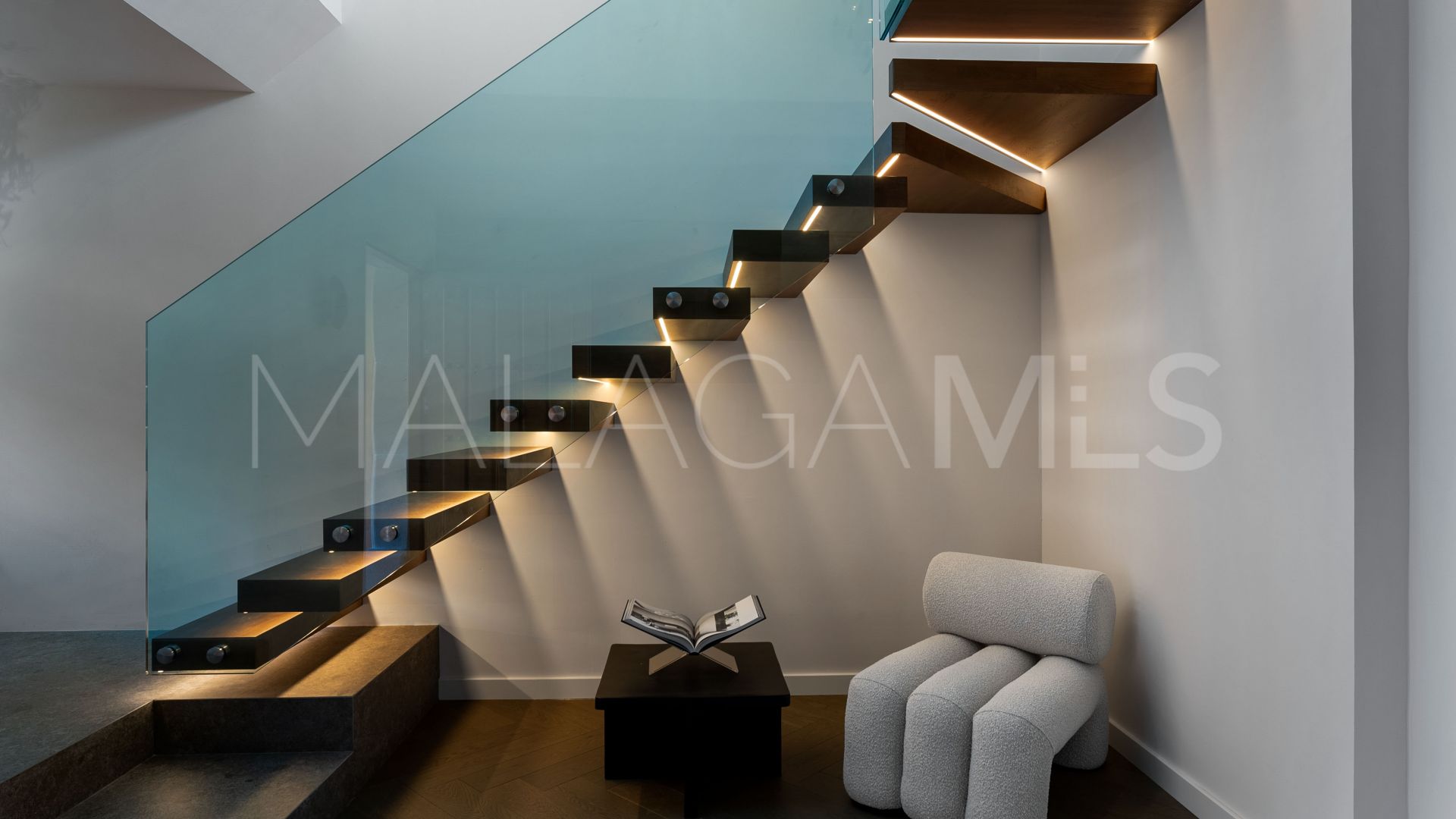 Penthouse in La Cerquilla for sale