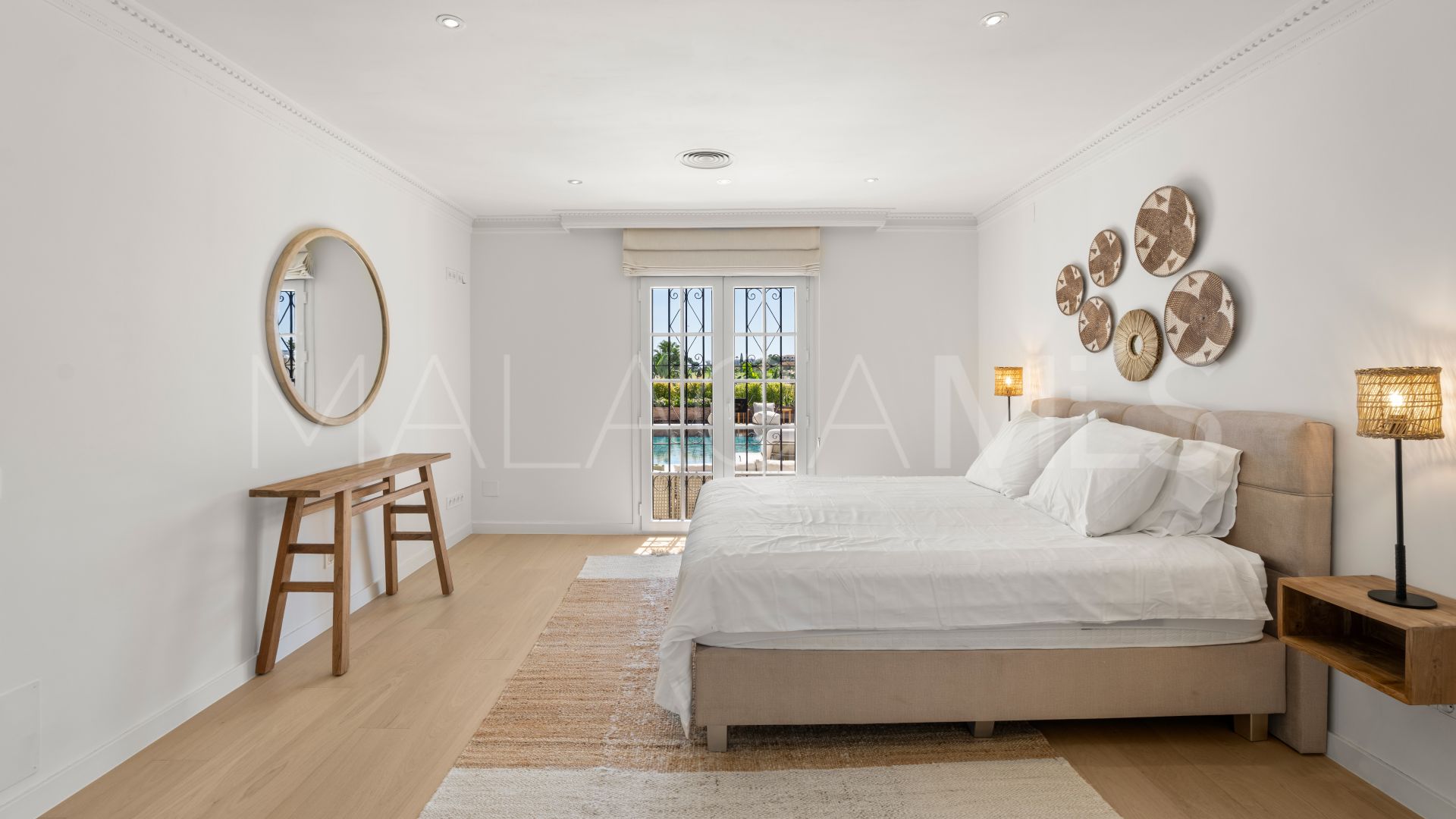 Villa for sale in Altos del Paraiso