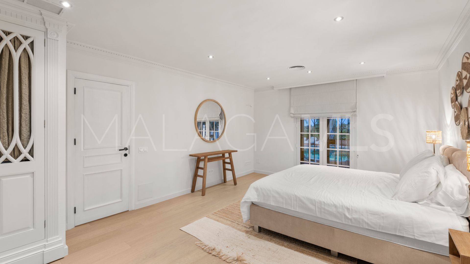 Villa for sale in Altos del Paraiso