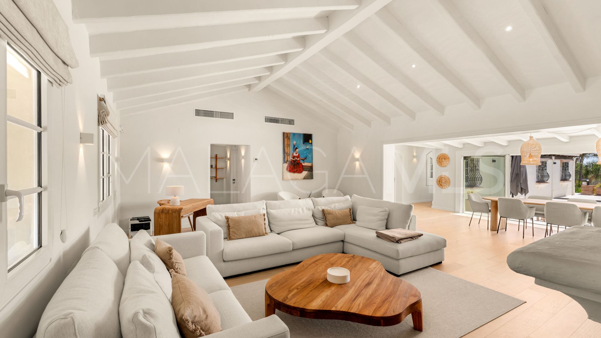 4 bedrooms villa in Altos del Paraiso for sale