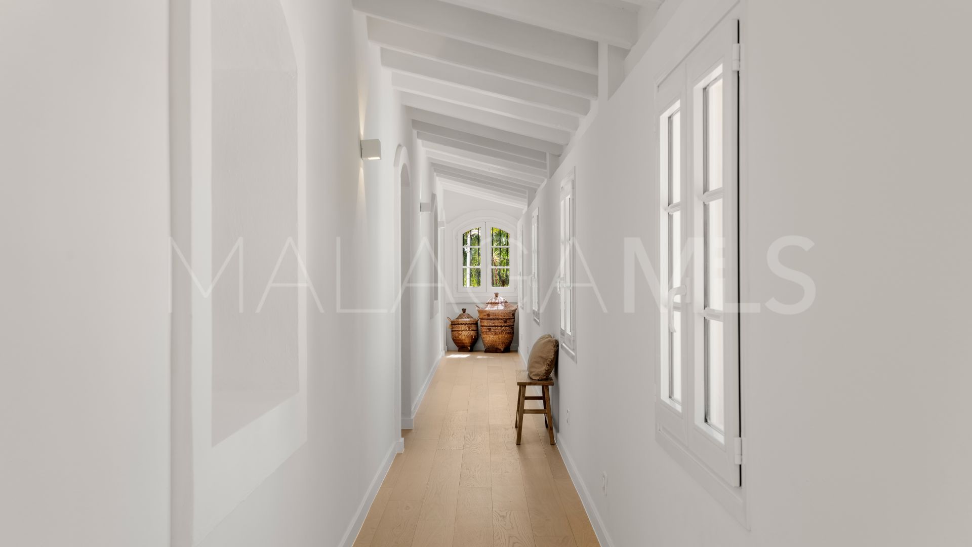 Villa for sale in Altos del Paraiso