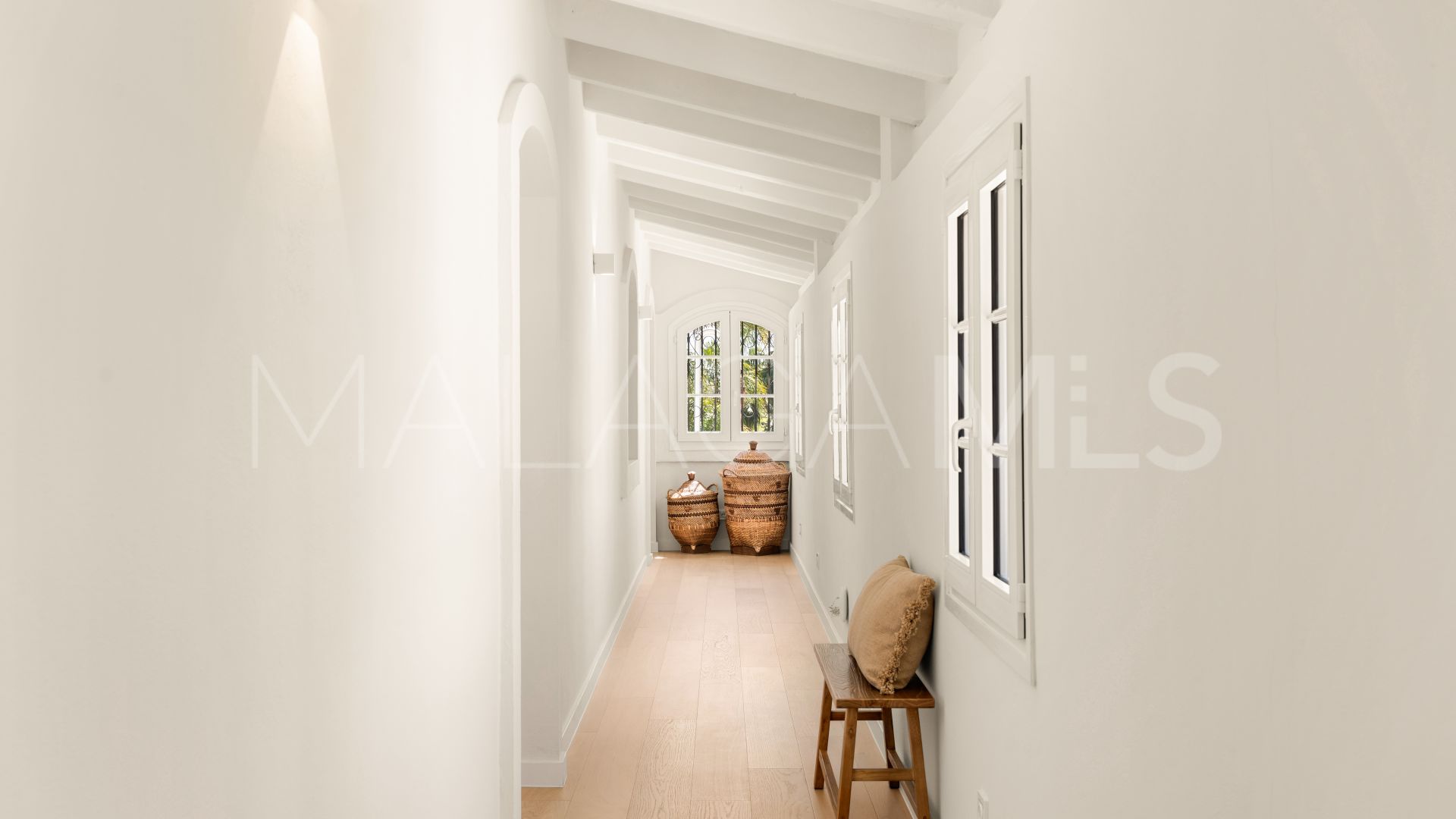 4 bedrooms villa in Altos del Paraiso for sale