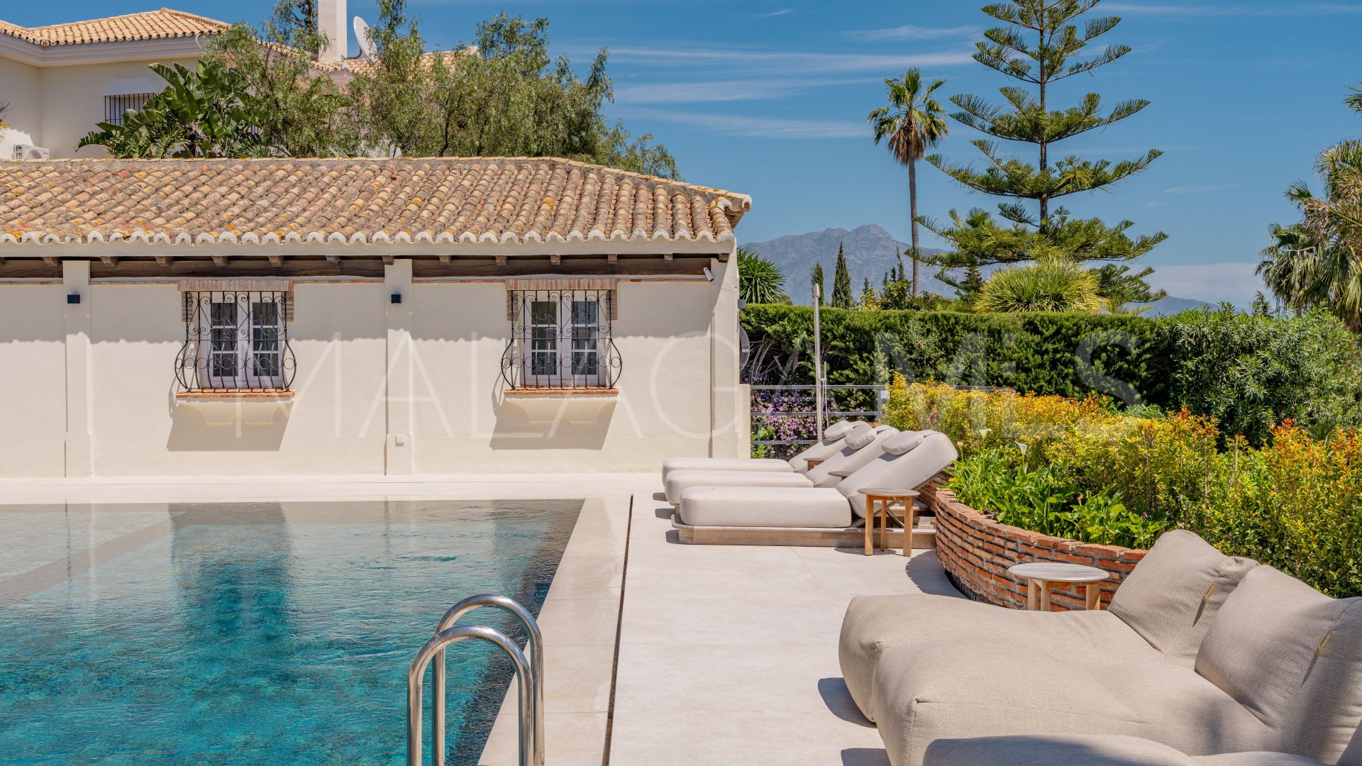 4 bedrooms villa in Altos del Paraiso for sale