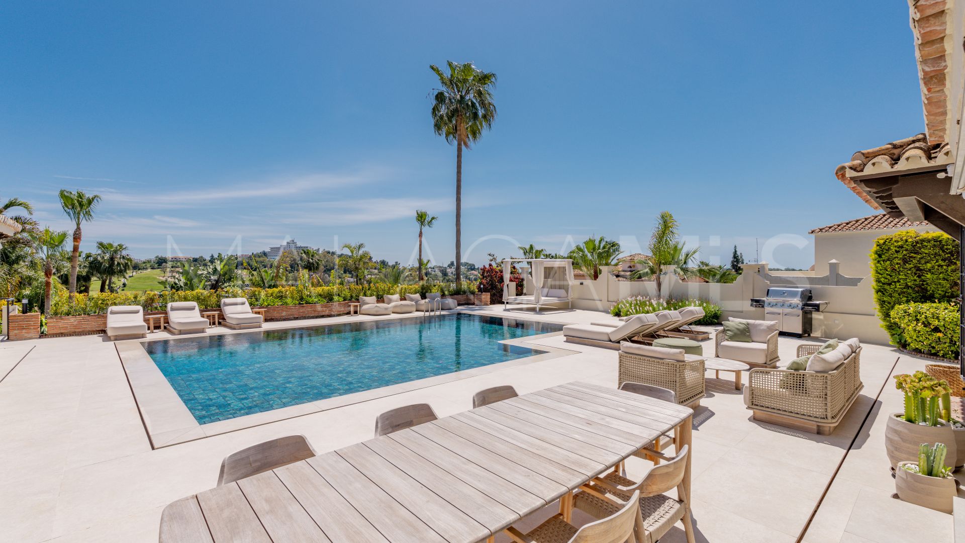 4 bedrooms villa in Altos del Paraiso for sale