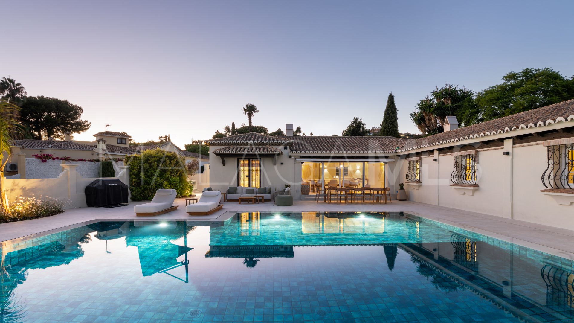 Villa for sale in Altos del Paraiso