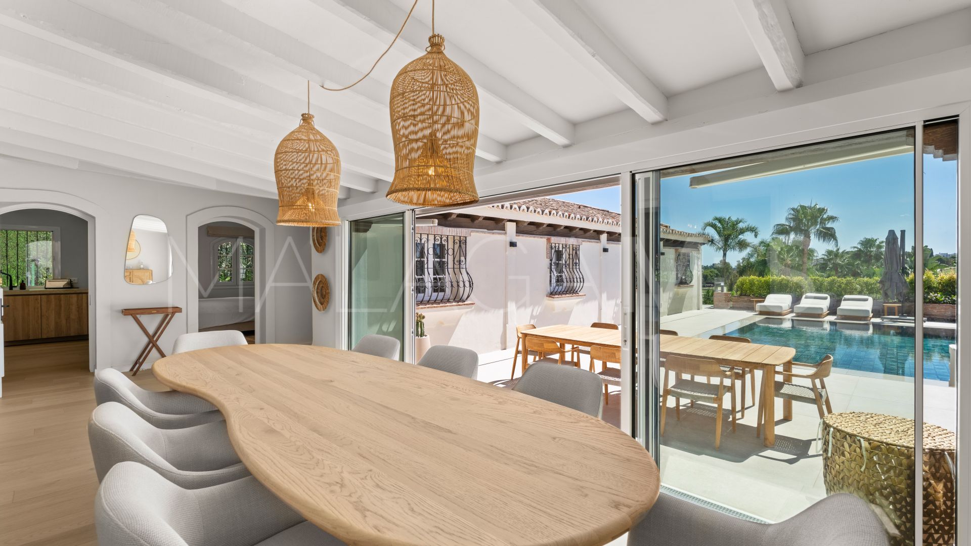 Villa for sale in Altos del Paraiso