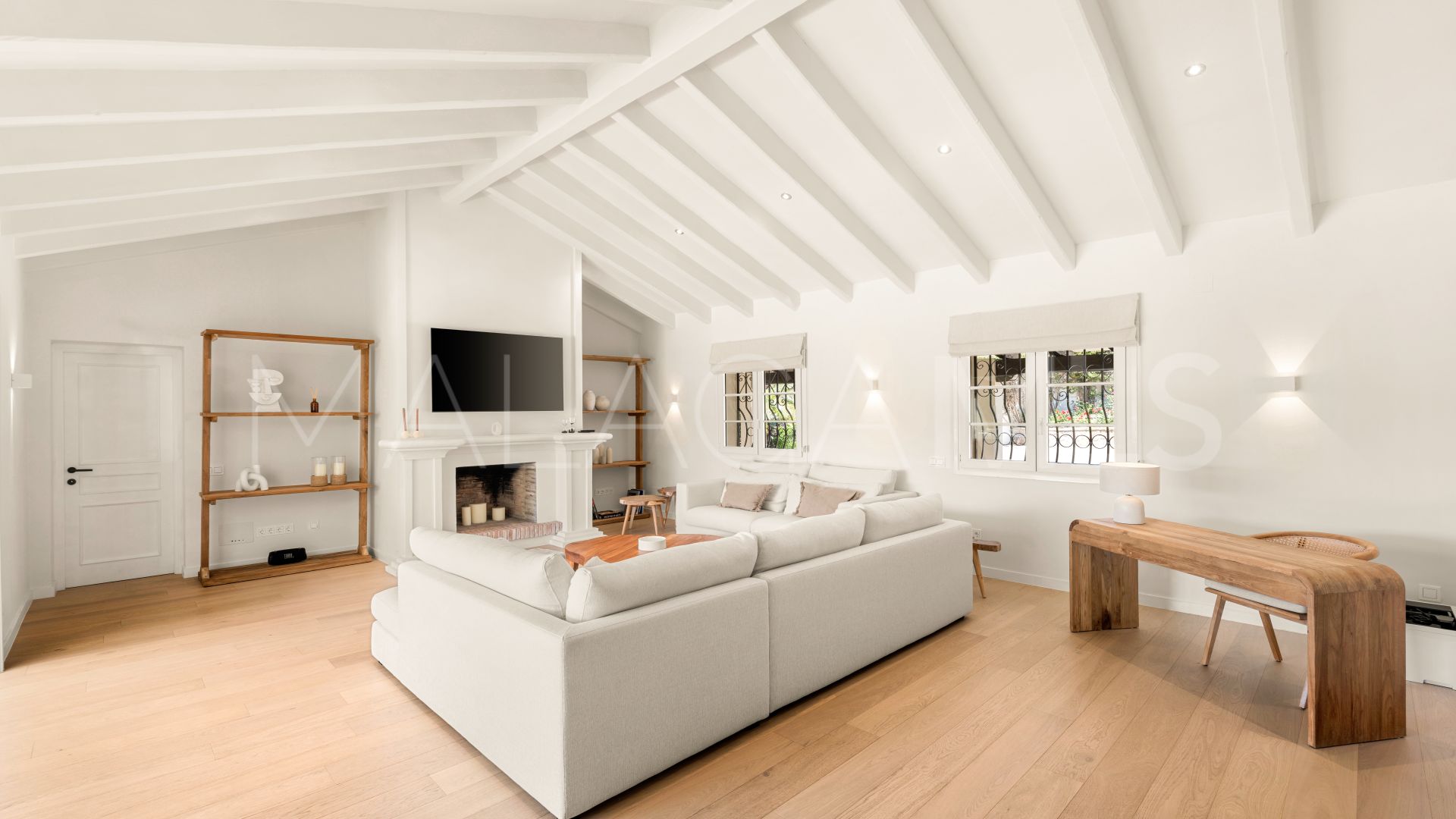 4 bedrooms villa in Altos del Paraiso for sale