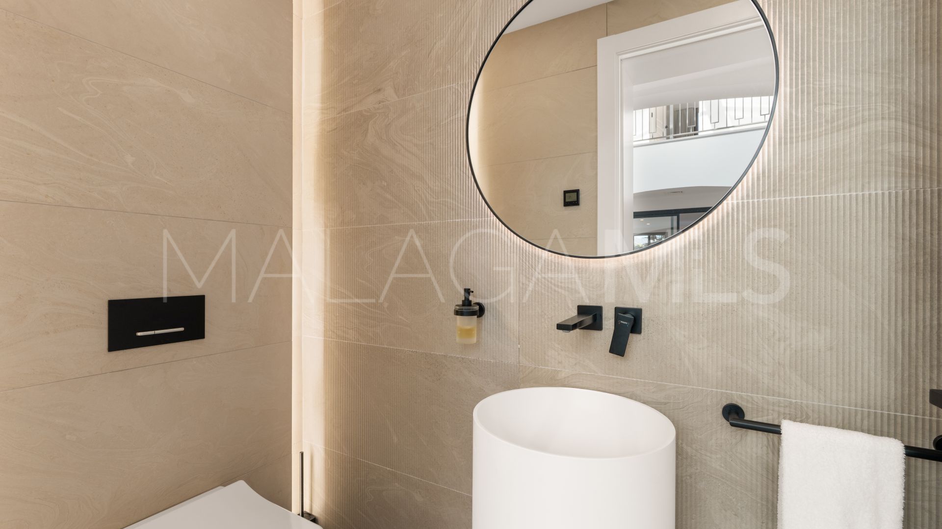 Villa for sale in Monte Halcones