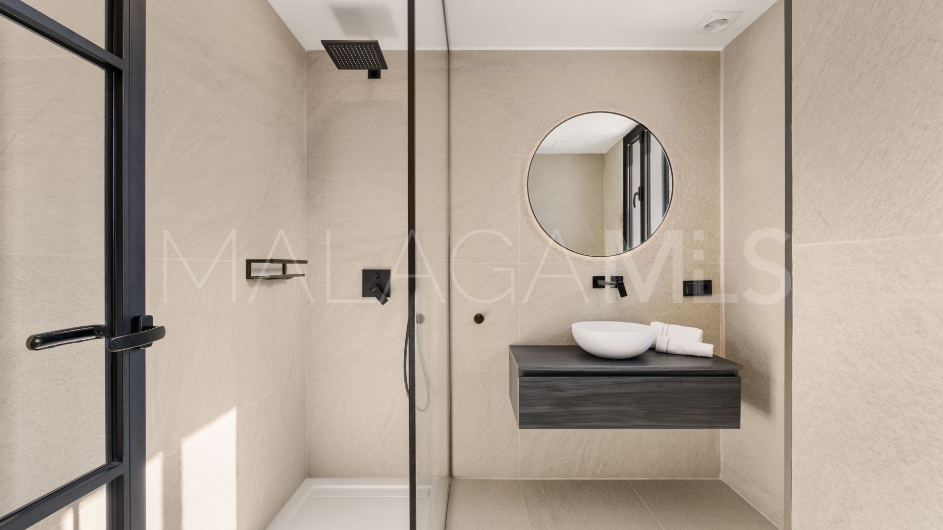 Villa for sale in Monte Halcones