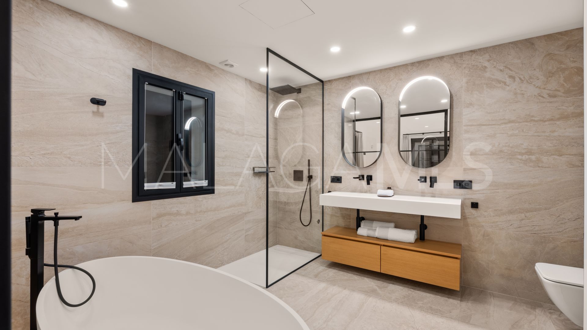 Villa for sale in Monte Halcones