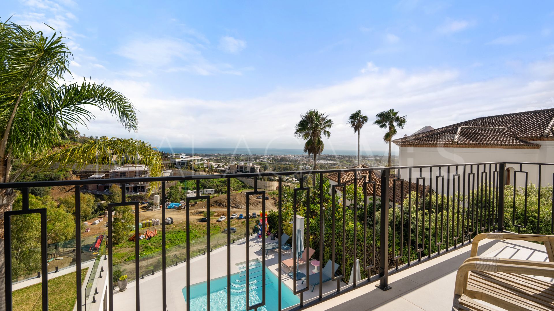 Villa for sale in Monte Halcones