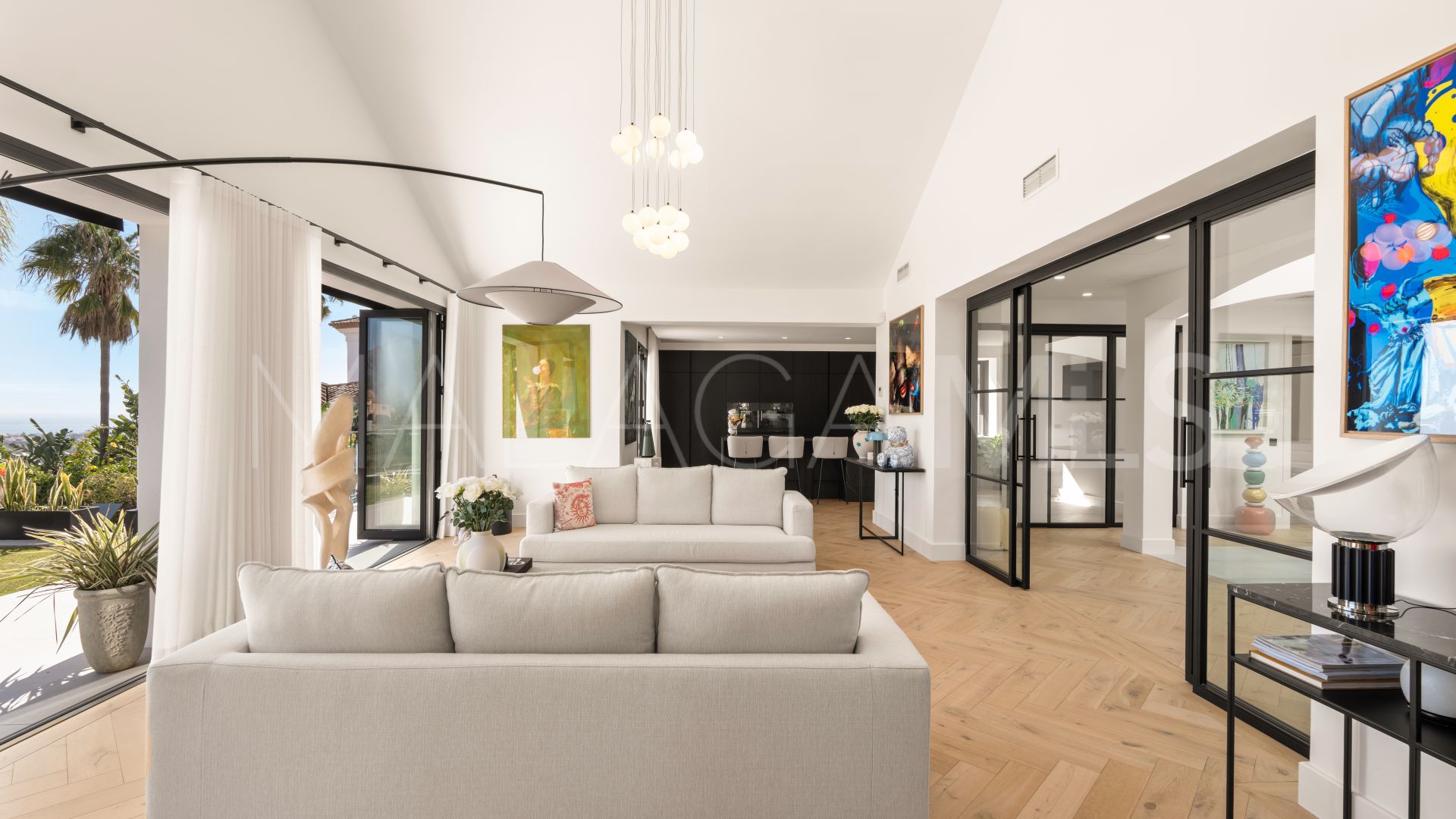 Villa for sale in Monte Halcones