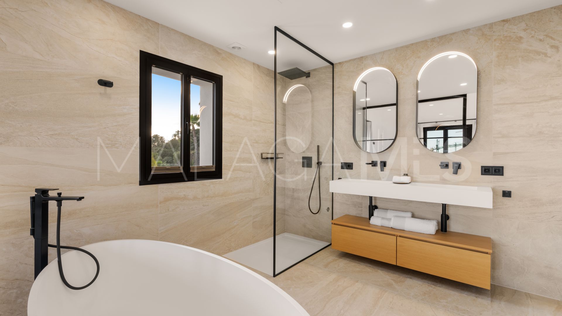 Villa for sale in Monte Halcones