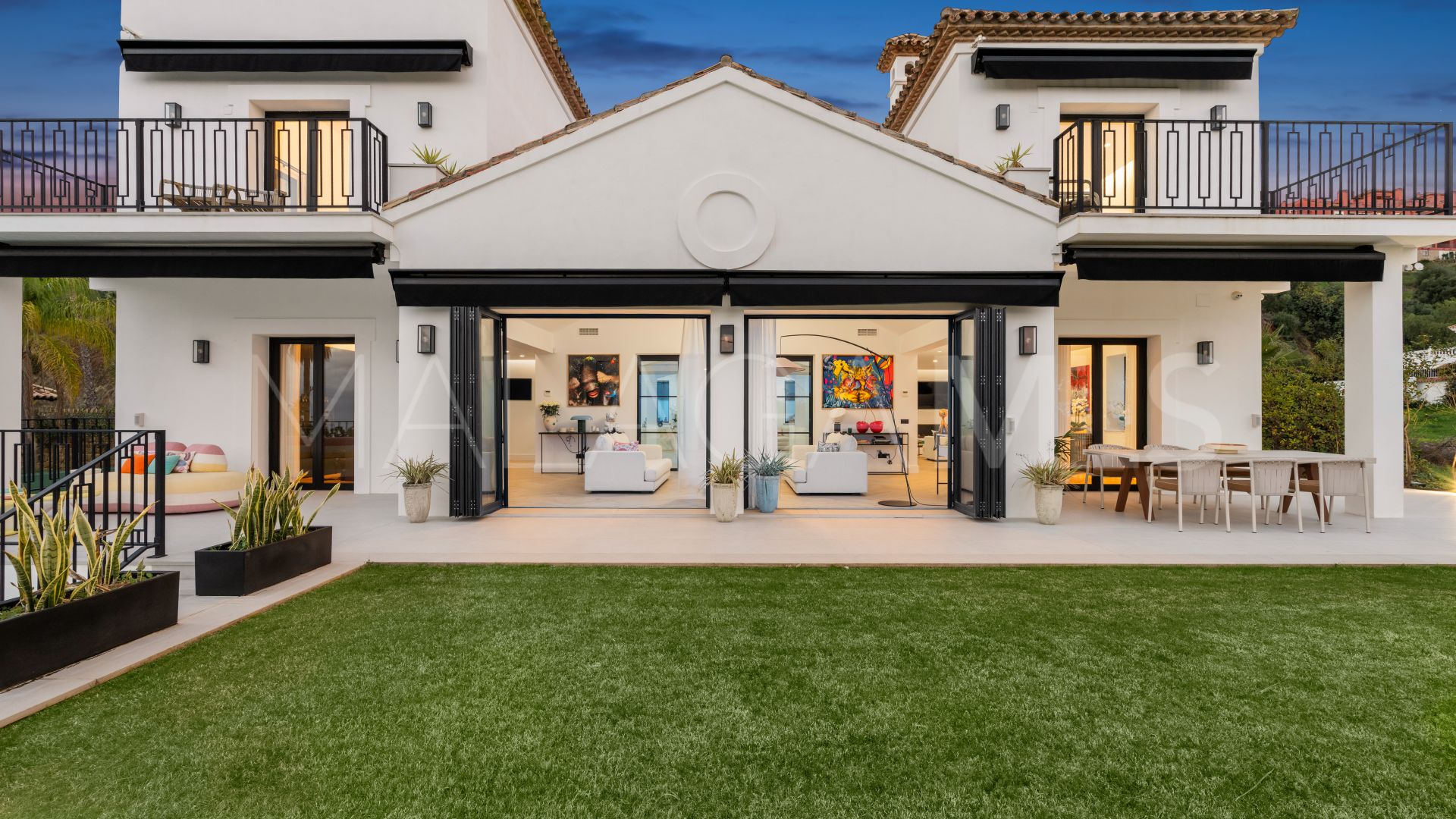 Villa for sale in Monte Halcones