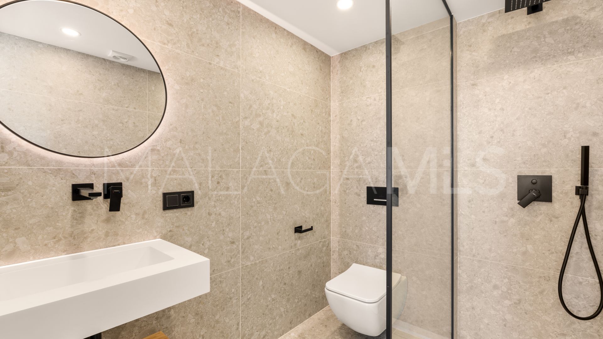 Villa for sale in Monte Halcones