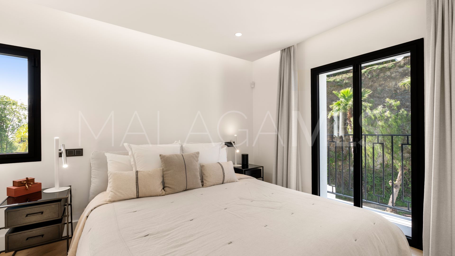 Villa for sale in Monte Halcones