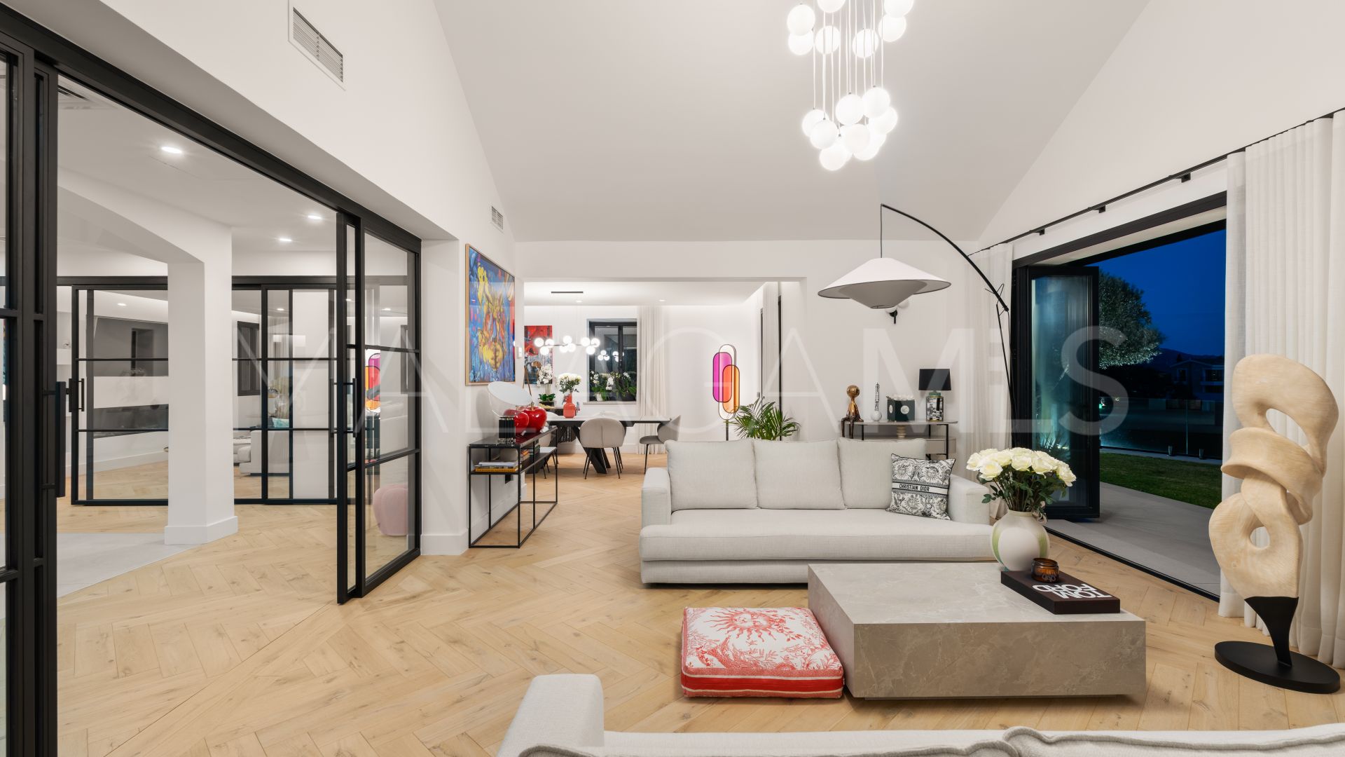 Villa for sale in Monte Halcones