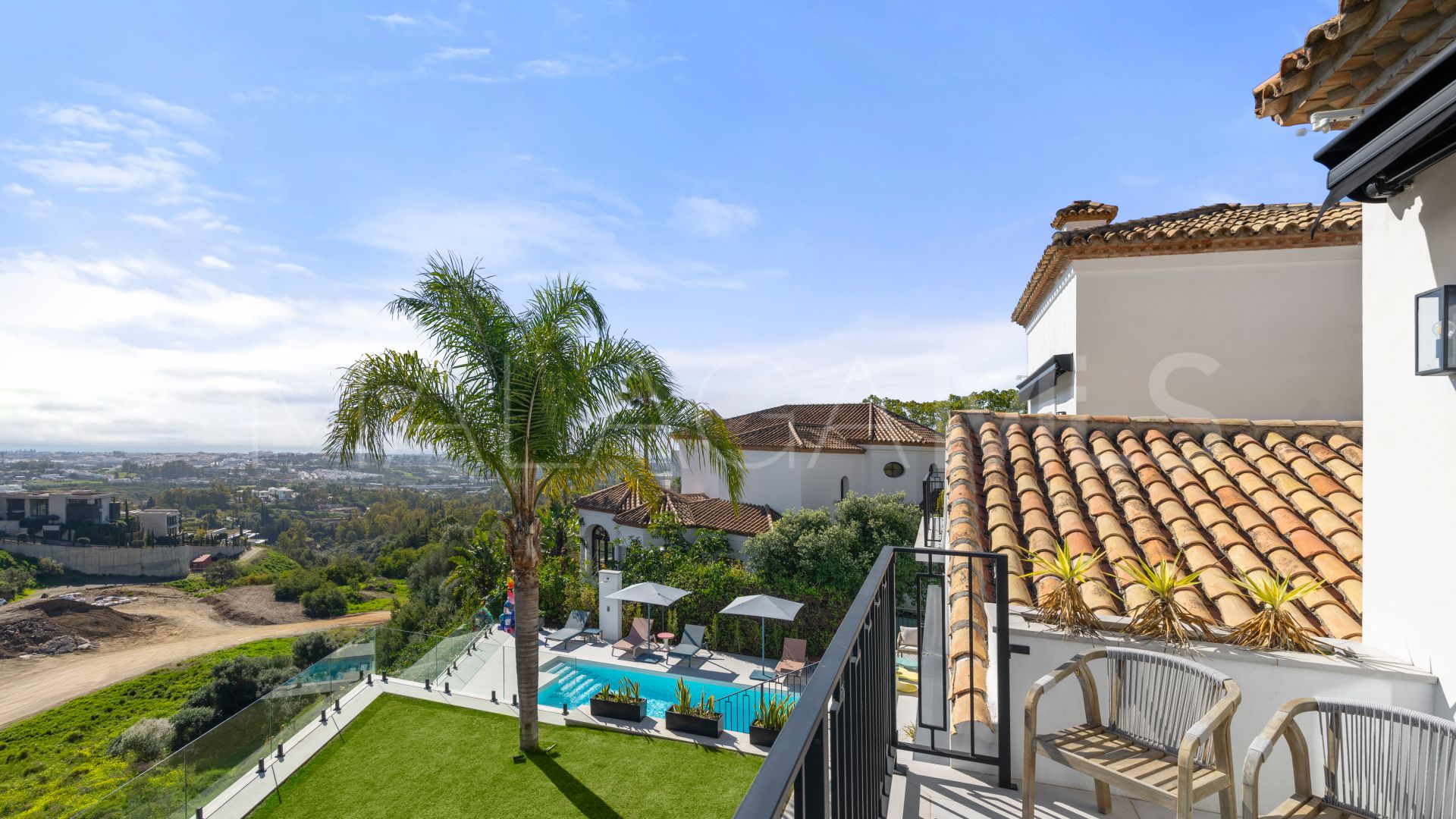 Villa for sale in Monte Halcones