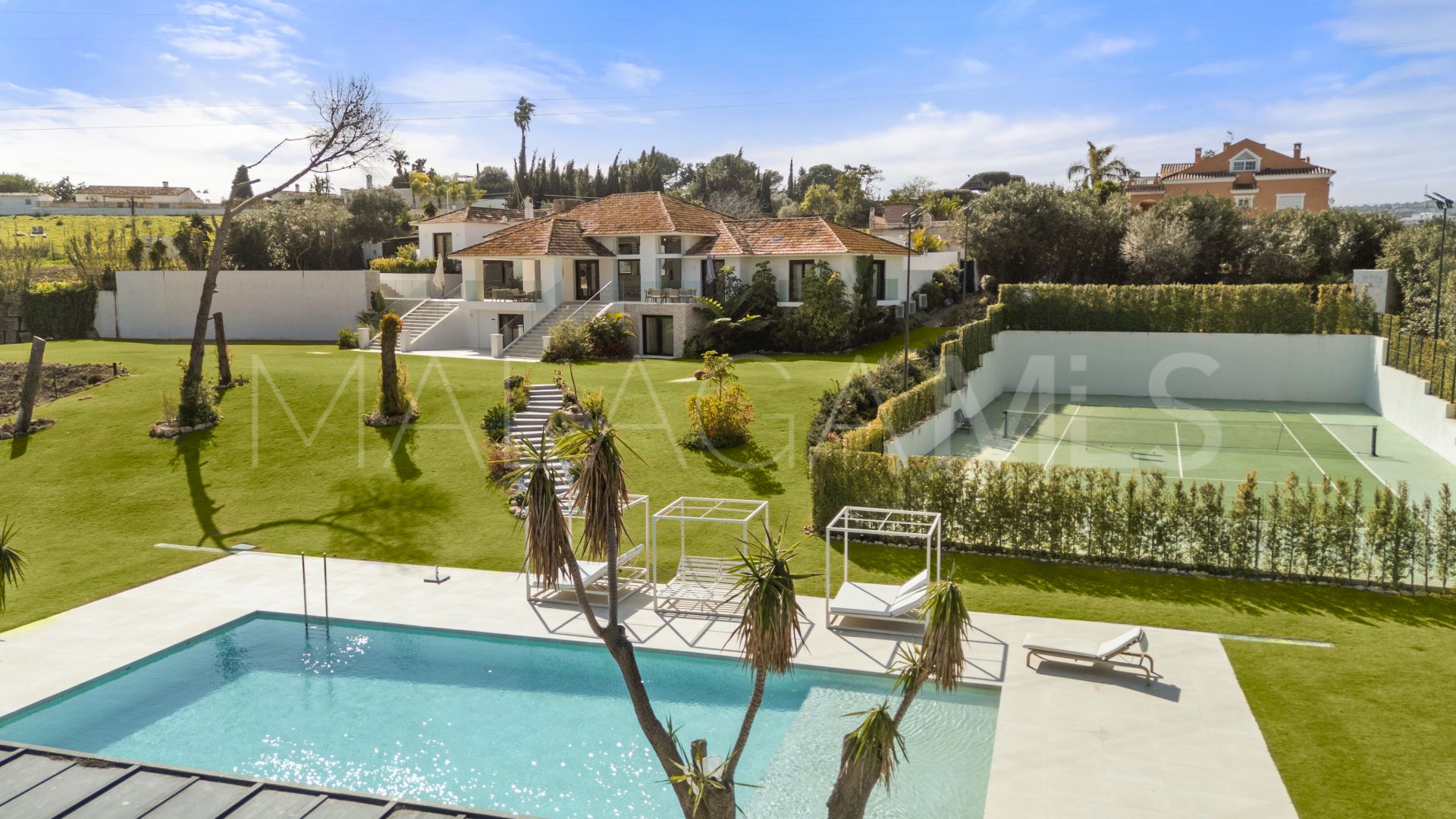 Villa for sale in Guadalmina Alta