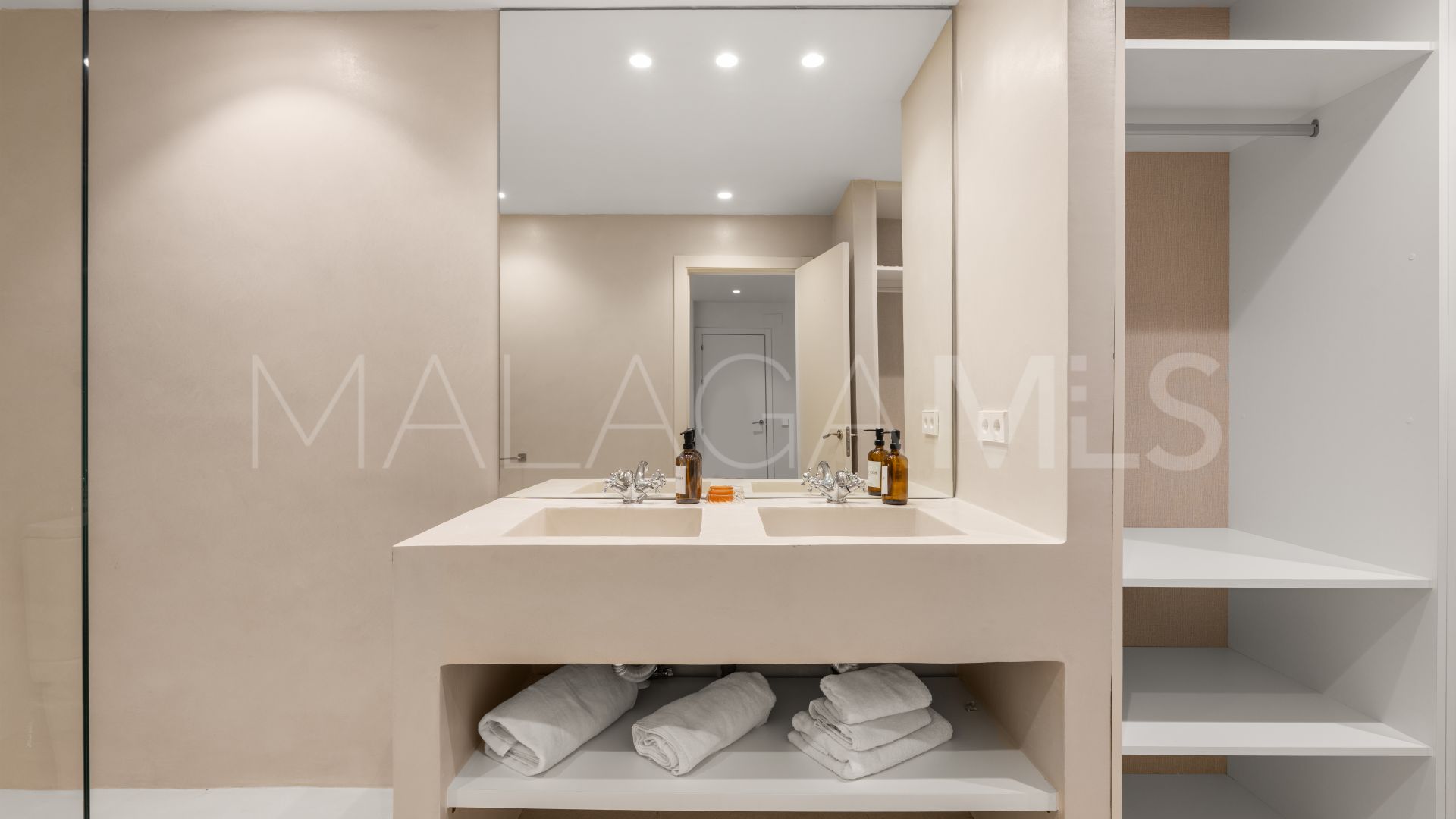 Ground floor apartment for sale in Golden Beach