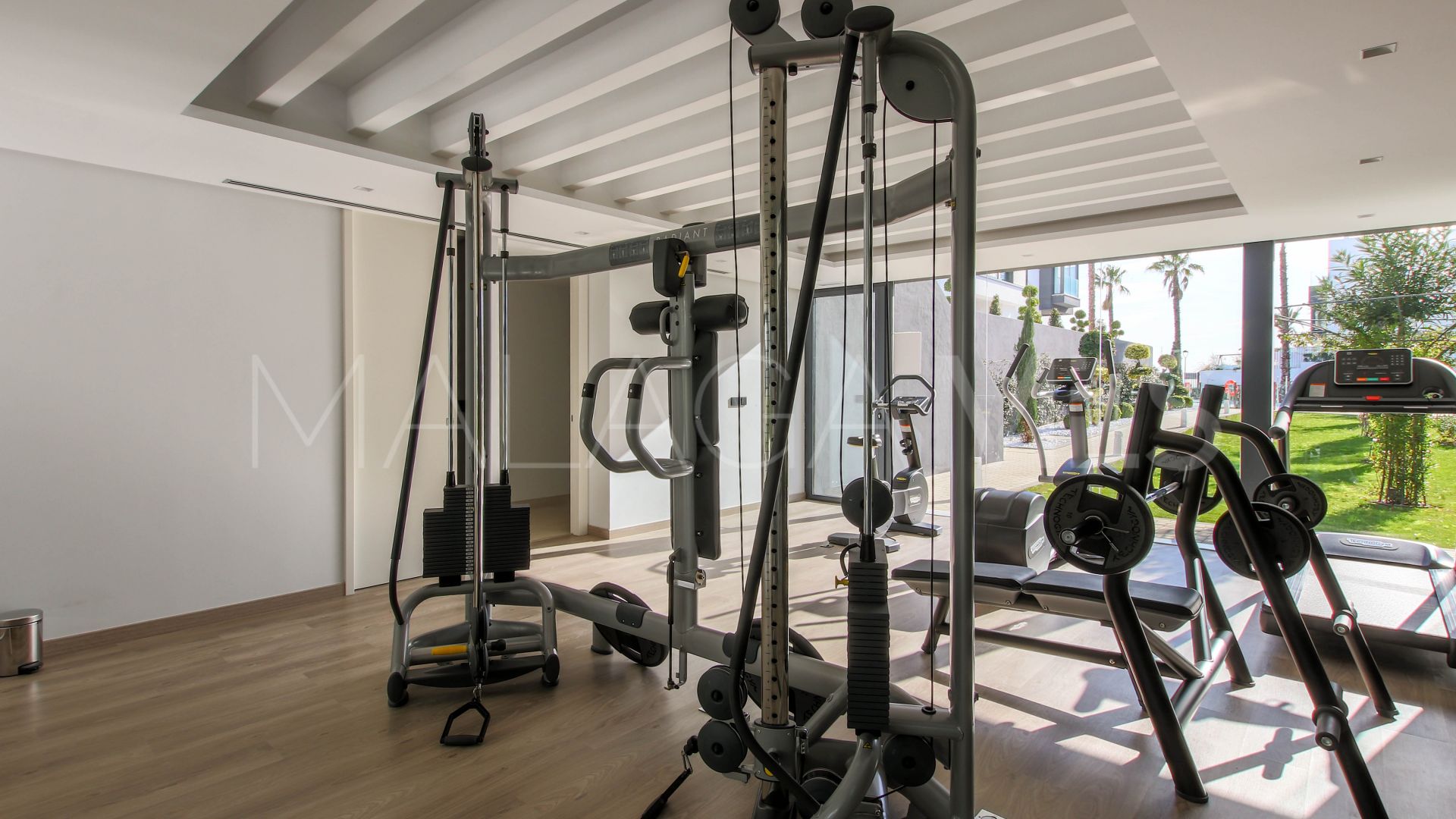 For sale town house in Estepona