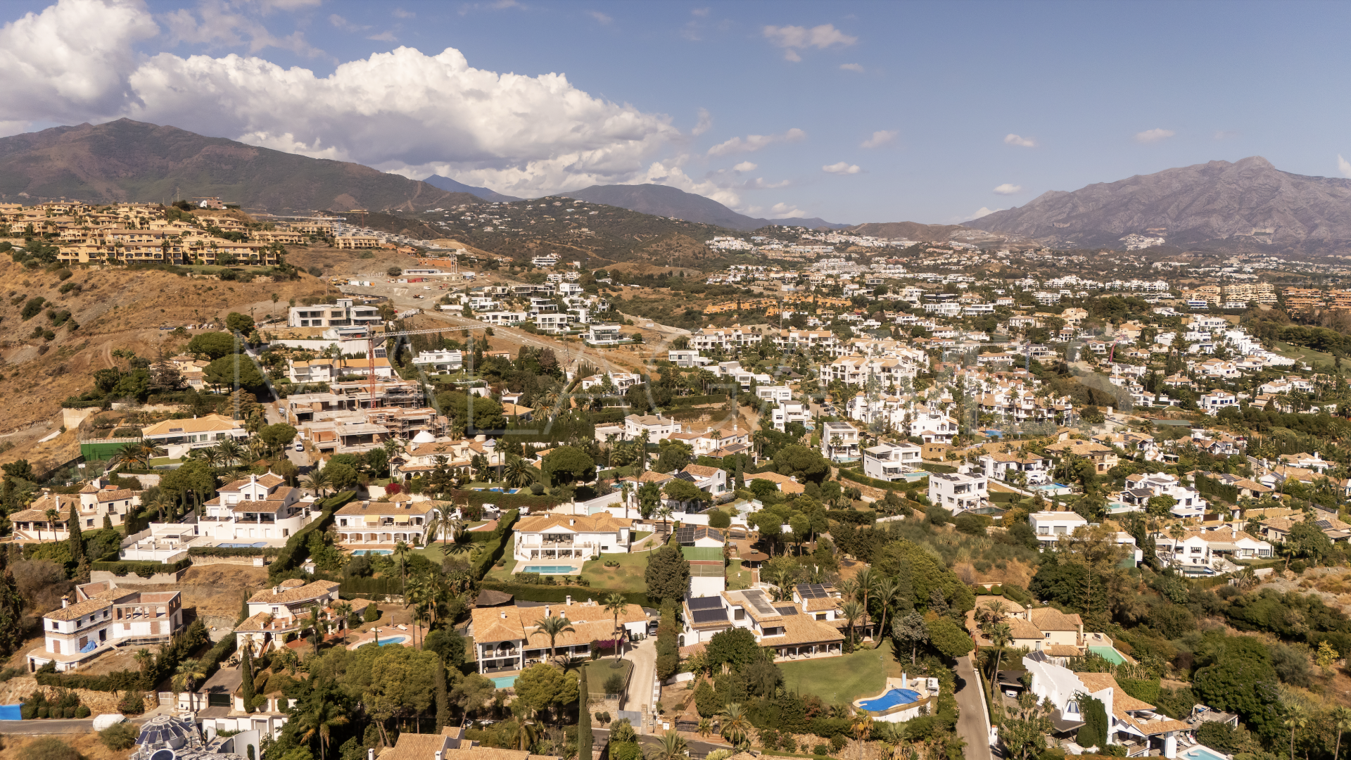 Villa for sale in Paraiso Alto