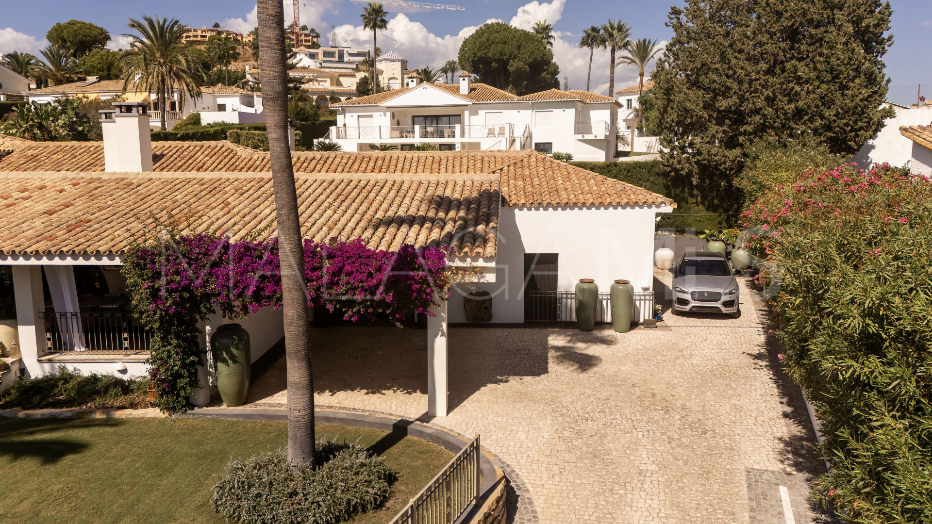 Villa for sale in Paraiso Alto