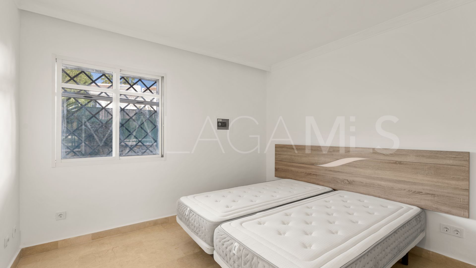 Erdgeschosswohnung for sale in Aloha Gardens