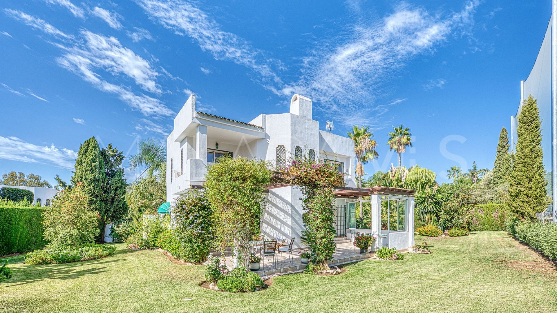 Villa with 4 bedrooms for sale in Nueva Andalucia