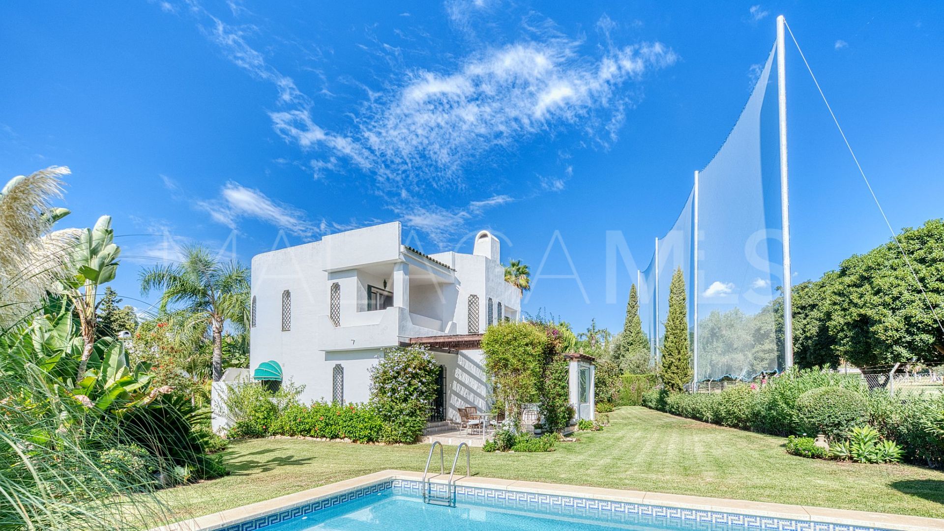 Villa with 4 bedrooms for sale in Nueva Andalucia