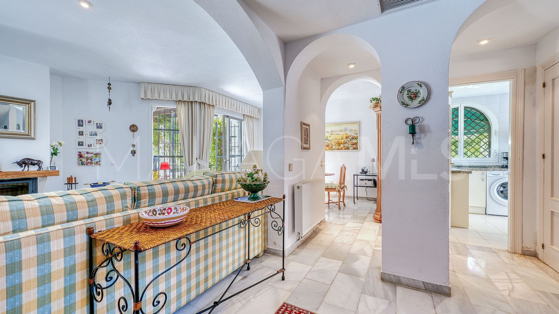 Villa with 4 bedrooms for sale in Nueva Andalucia