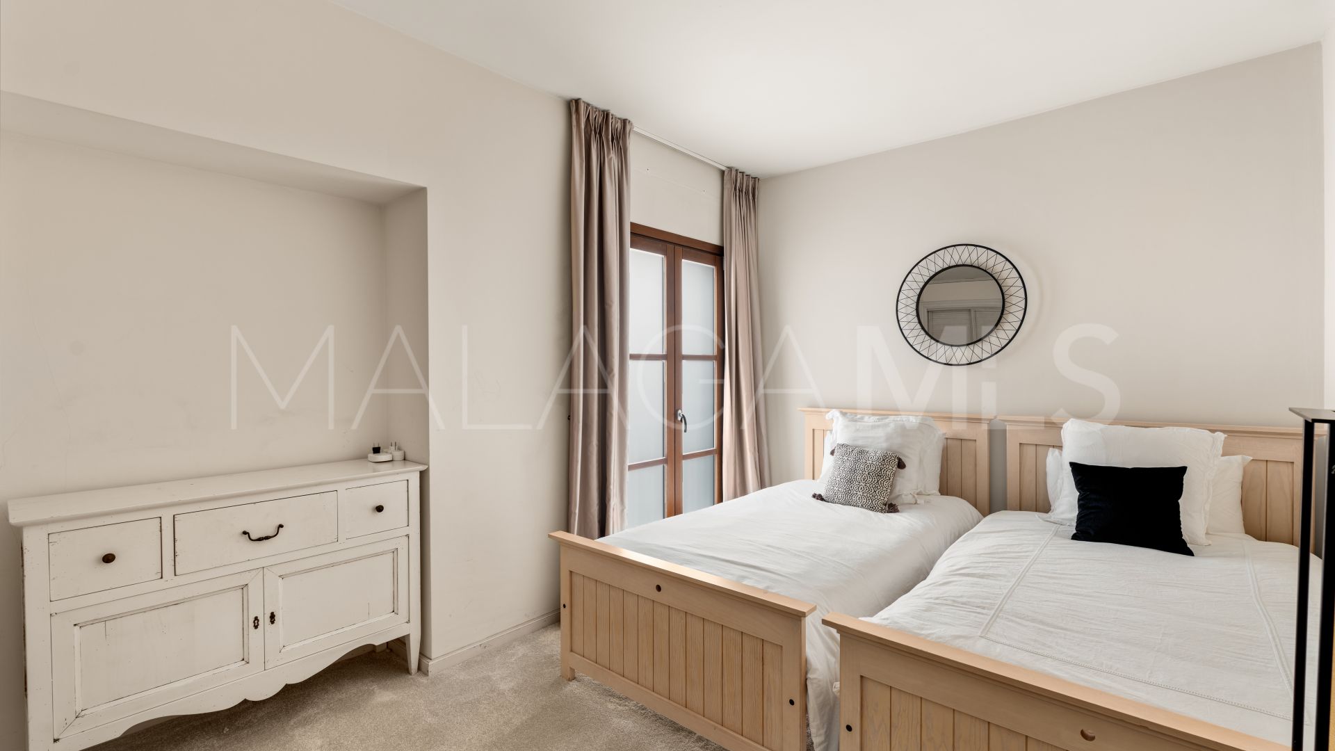 For sale penthouse in Marina Banus with 2 bedrooms