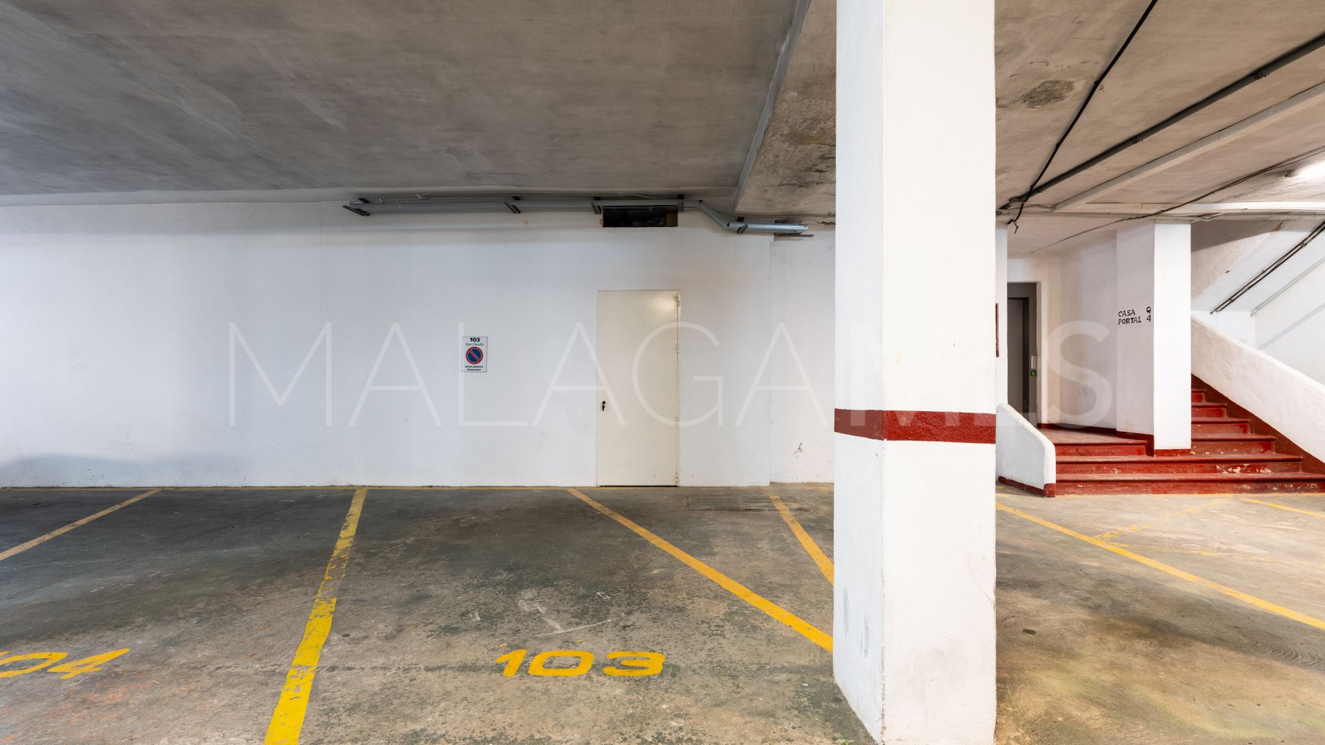 For sale penthouse in Marina Banus with 2 bedrooms