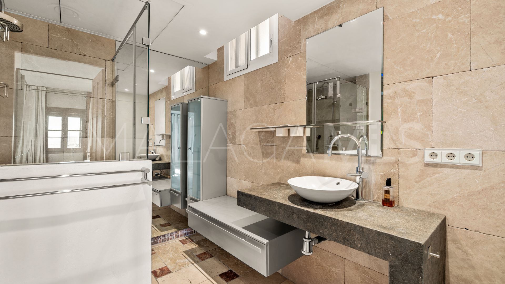 For sale penthouse in Marina Banus with 2 bedrooms