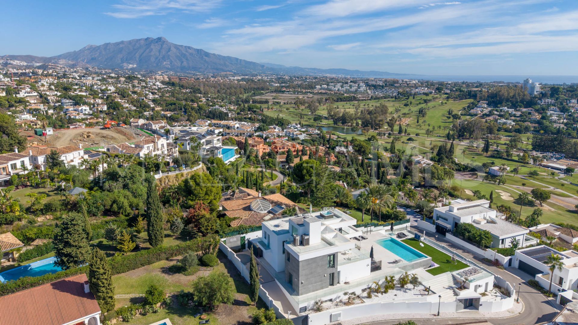 Villa for sale de 6 bedrooms in Paraiso Alto