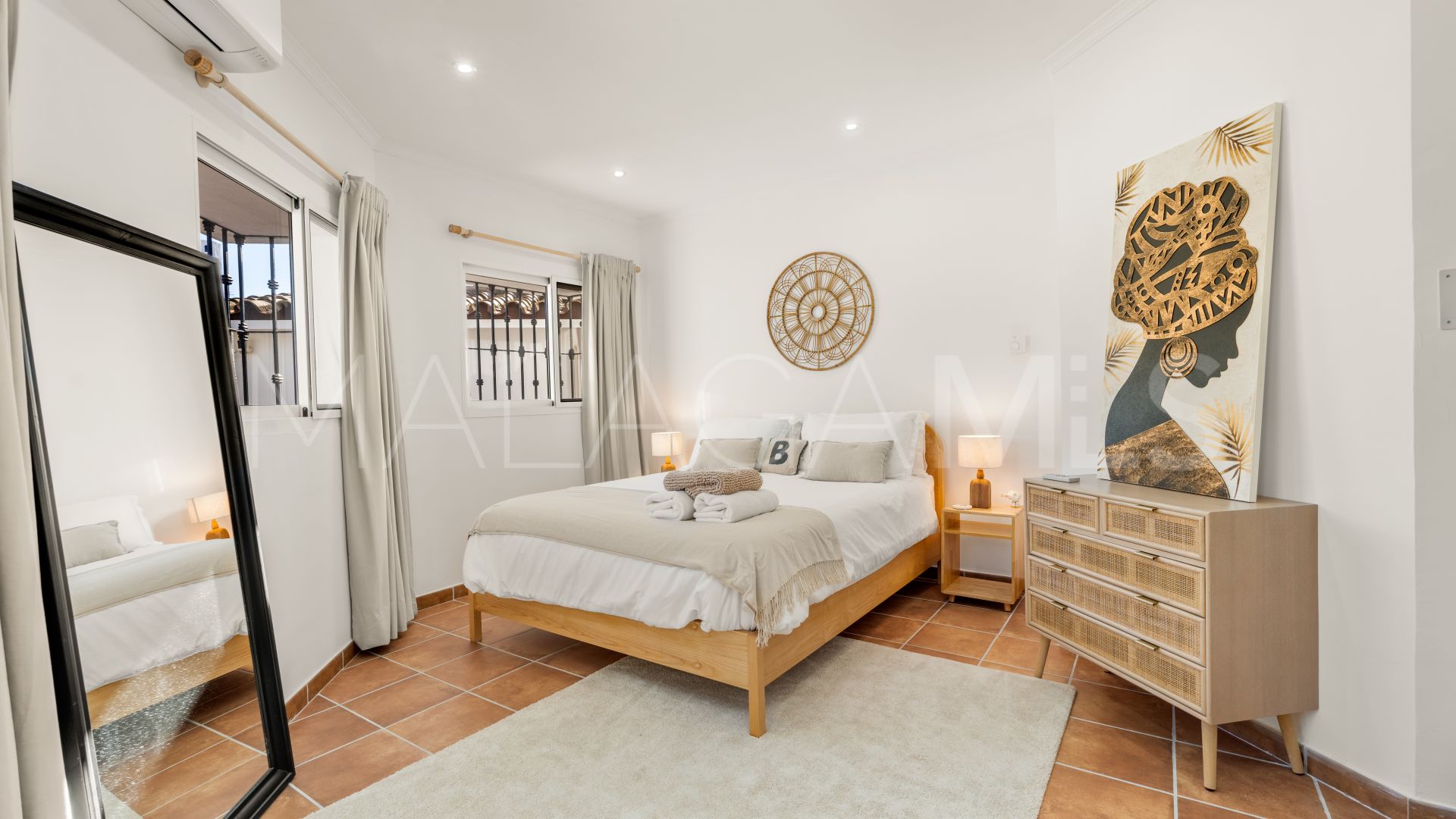 For sale villa in Las Chapas