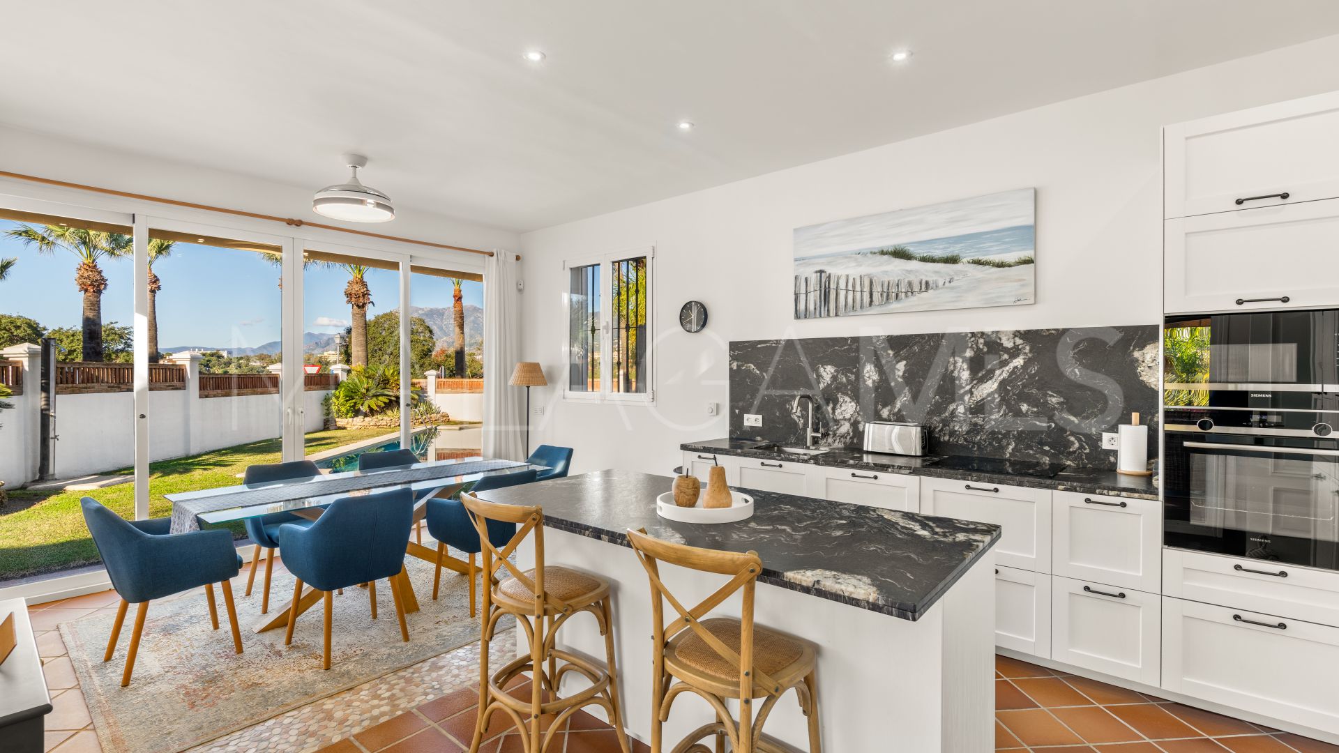 For sale villa in Las Chapas