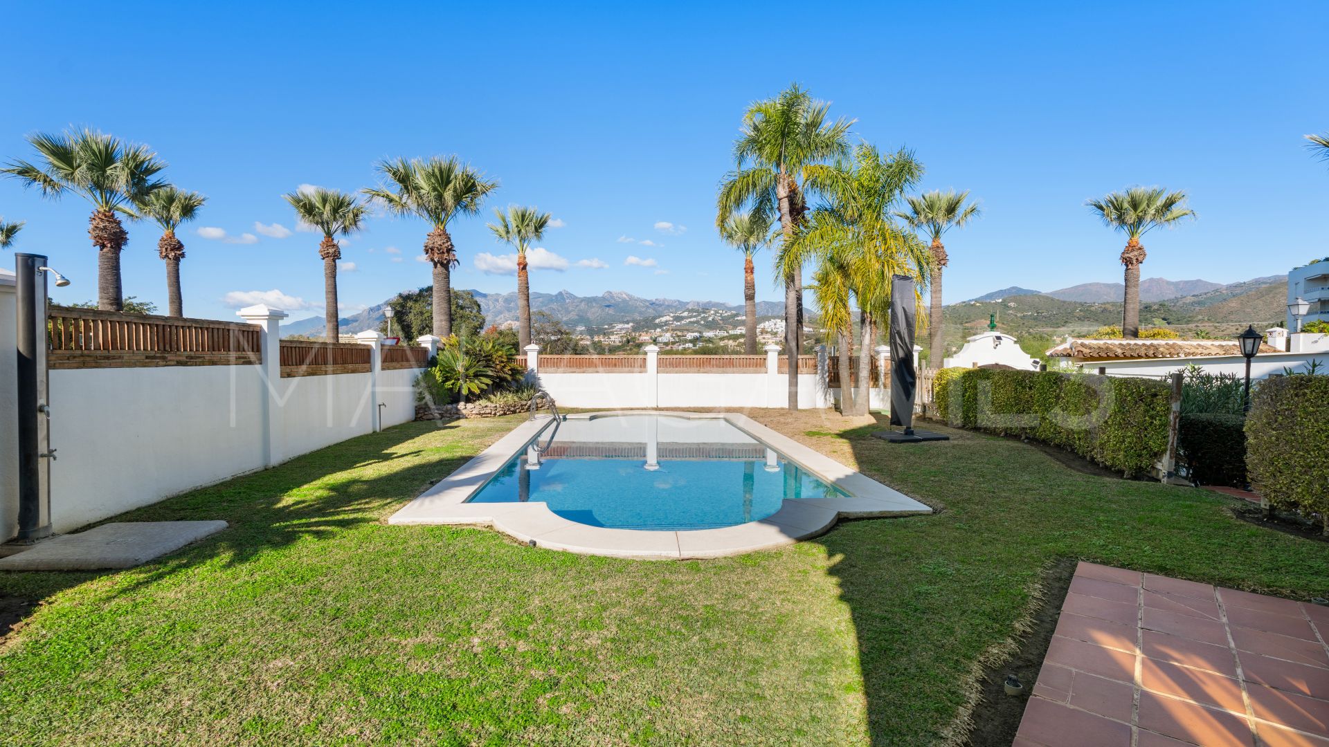 For sale villa in Las Chapas
