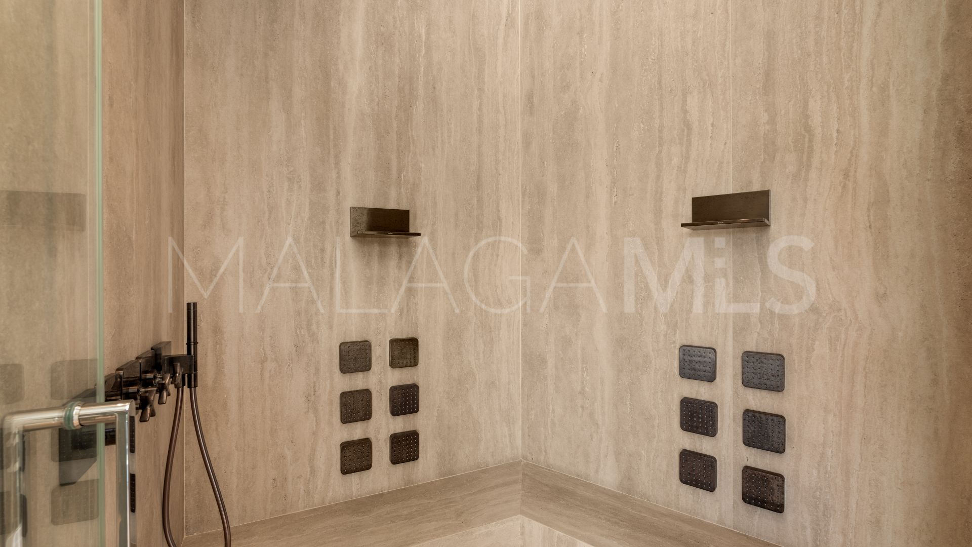 Villa for sale in Los Naranjos