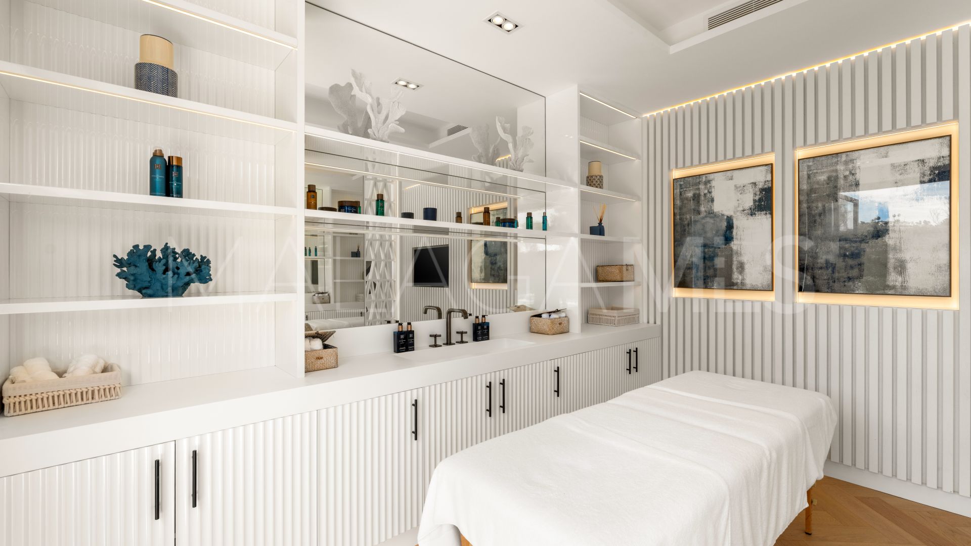 Villa for sale in Los Naranjos