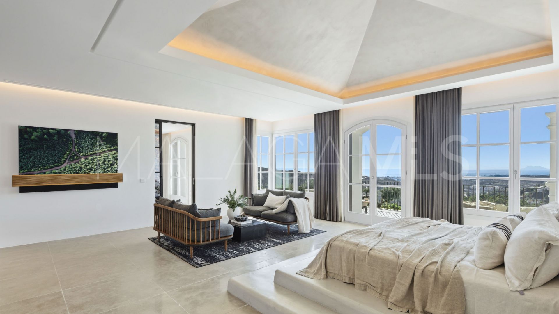 Villa for sale in Benahavis